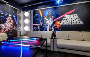 Лофт-зал в стиле инопланетного корабля