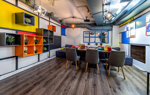 Лофт-зал в художественном стиле 