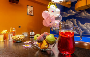 Party Time (Пати Тайм). Лофт-зал с тёплыми оттенками 