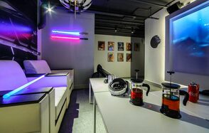 Лофт-зал стилизованный под звезду