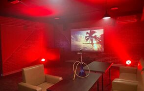 Лофт-комната с проектором 