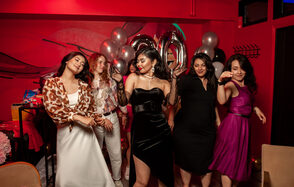 ИглуБар. Bad girl. Тёмный лофт в красных оттенках