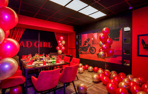 ИглуБар. Bad girl. Тёмный лофт в красных оттенках