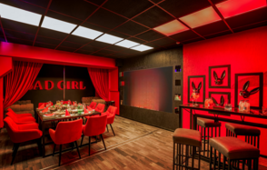 ИглуБар. Bad girl. Тёмный лофт в красных оттенках