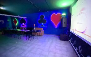 Rave Лофт-пространство с неоном