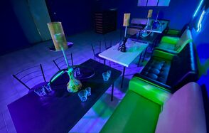 Rave Лофт-пространство с неоном