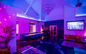 Уютный лофт с отдельным входом и внутренним двором с барбекю