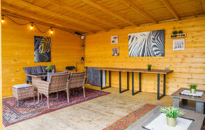 Уютный лофт с отдельным входом и внутренним двором с барбекю