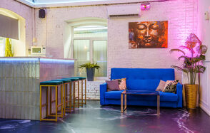 Уютный лофт с отдельным входом и внутренним двором с барбекю