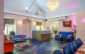 Уютный лофт с отдельным входом и внутренним двором с барбекю