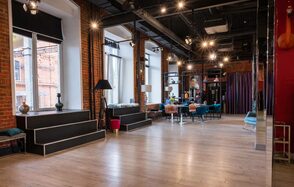 Адорнос Пространство премиум-класса на Улице 1905 года