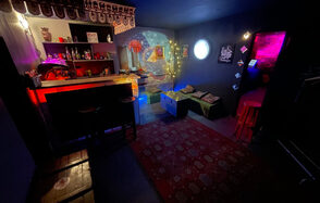 Клуб с профессиональным звуковым оборудованием