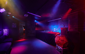 Клуб с профессиональным звуковым оборудованием