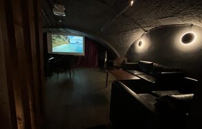 Отдельный зал в лофте