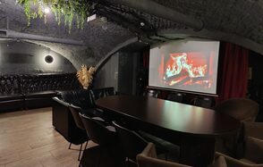 Отдельный зал в лофте