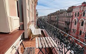 Топчик Лаундж зона с балконом 