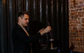 Стильная лаундж комната с приставкой