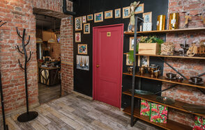 Зал в светлых тонах