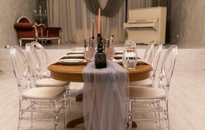 Brooklyn Loft Зал с панорамными окнами в пол