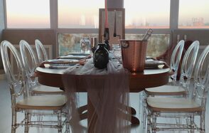 Brooklyn Loft Зал с панорамными окнами в пол