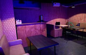 BEE-LOUNGE Небольшой светлый лофт-зал