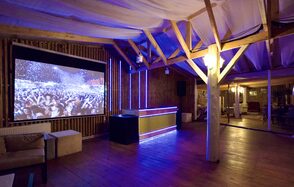 MY IBIZA Пространство с открытым бассейном на Спортивной