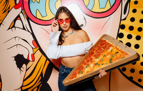 Красочный лофт-зал