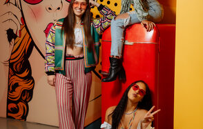 Красочный лофт-зал