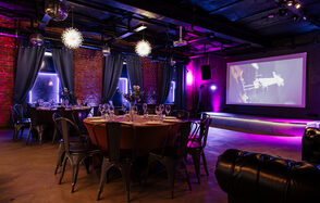 Просторный лофт-зал