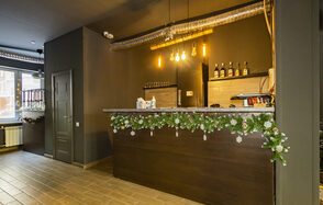 Яркий лаундж паб под закрытие