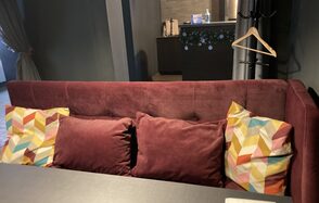 Яркий лаундж паб под закрытие