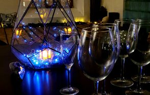 Поэт Уютный лофт с большими окнами