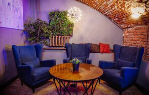 Basement Loft New Holland. Пространство со сценой
