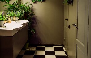 Basement Loft New Holland. Пространство со сценой