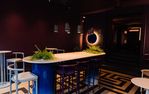 Мама Тата Темный лофт с атмосферным освещением