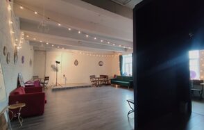 Стильное современное помещение для мероприятий