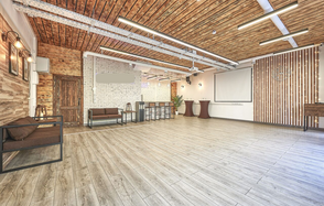 Loft Lodge 8. Яркий зал со светомузыкой