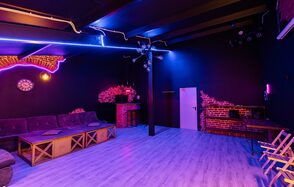 ATMOSFERA. AURA Чёрный лофт из красного кирпича