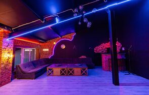 ATMOSFERA. AURA Чёрный лофт из красного кирпича