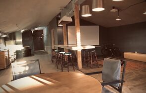 Roof Hooty Place. Лофт-мансарда 