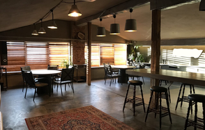 Roof Hooty Place. Лофт-мансарда 