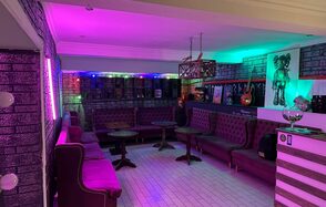 B-13 Bar and Lounge