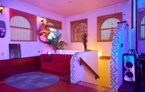 Яркий и уютный лофт