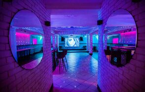 Атмосферное пространство с зеркальным куполом