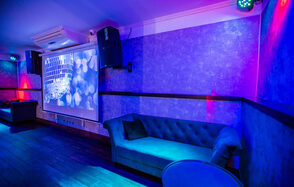 Атмосферное пространство с зеркальным куполом