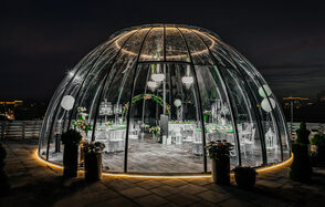 Igloobar. Просторный купол на крыше