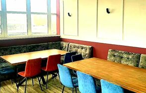 Просторный зал на 30 человек