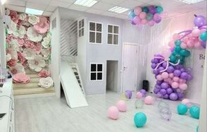 Яркий лофт-зал для детских мероприятий