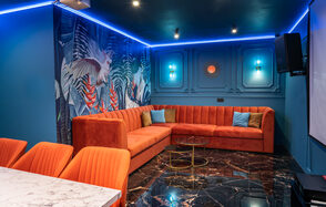 N-Joy Яркий лофт-зал