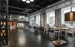 Casa Picassa. Огюст Роден Дизайнерский двухуровневый зал